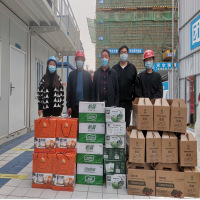 我公司領(lǐng)導(dǎo)深入施工一線慰問(wèn)徐州市病毒檢測(cè)中心項(xiàng)目建設(shè)者